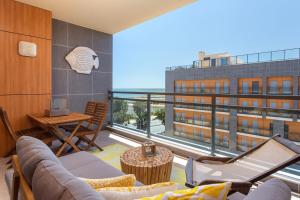 Privilege Sea View Apartment Pochet with Rooftop Pool, Village Marina - Olhão