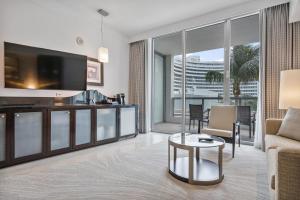 Junior Suite at Sorrento Residences- FontaineBleau Miami Beach home
