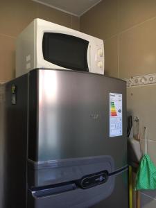 Cálido dpto de 2 ambientes con parrilla y cochera en zona residencial de Punta Mogotes