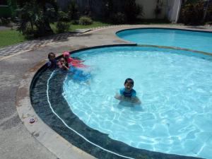 OMAH LUMUT Malang, Best Family Villa 3 Bedrooms Free Pool Kolam Renang