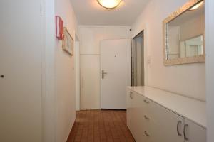 Spacious studio near lake and opera - Mill 512