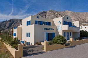 Irigeneia hotel, 
Santorini, Greece.
The photo picture quality can be
variable. We apologize if the
quality is of an unacceptable
level.