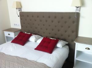 Hotels Logis Hotel Louise de Savoie : photos des chambres
