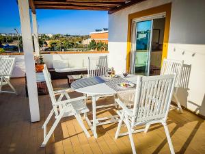 Cabanas Terraces - Pool and seaview