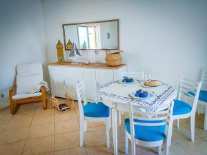 Cabanas Terraces - Pool and seaview