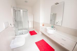 Budget Double Room with Shared Bathroom
