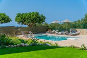 Estella Villa with Pool, Children Area, BBQ & Magnificent Views!