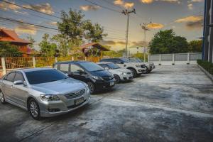 The charlotte smart hotel lopburi