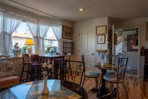 A Cape Cod Ocean Manor Inn