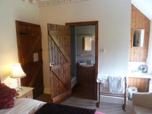 Oakenholt Farm Bed and Breakfast