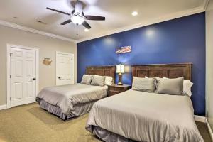Resort-Style CondoandSuite on Golf Course with Pool!