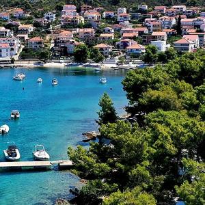 Apartments And Studio Giovanni with heated pool