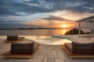 The Magnificent Villa Sunset by Divine Property SA Myconos Greece