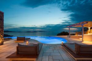 The Magnificent Villa Sunset by Divine Property SA Myconos Greece
