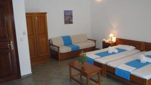 Studio (4 Adults)