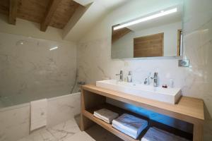 Chalets Les Portes de Megeve : photos des chambres