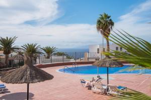 C103 big terrace, pool!