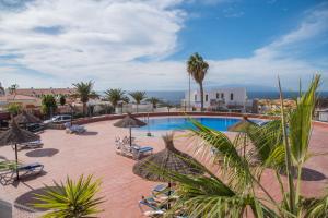 C103 big terrace, pool!