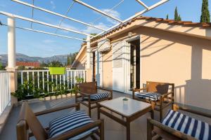Two Bedroom Apartment with Terrace and Garden View room in Apartment Zora