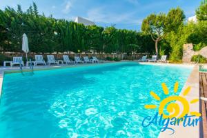 Santa Luzia Mar 2BDR Apartment w Pool & Patio