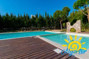 Santa Luzia Mar 2BDR Apartment w Pool & Patio