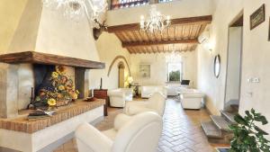 GERMAGNANA 12&2, Emma Villas