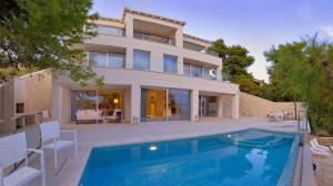 Villa Selca Brac A Stunning Contemporary 5 Bedroom Villa 5 Metres to the Beach