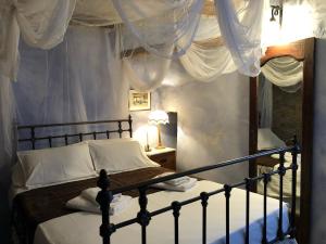 LITTLE HOUSE, Charming Village House with Fantastic View Chios-Island Greece