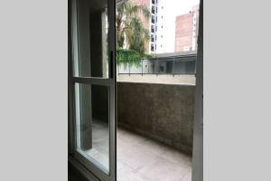 Hermoso NUEVO con PISCINA, Balcón y Patio