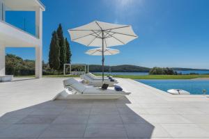 Villa Vrsar Magnifique A Beautiful Contemporary 5 Bedroom Villa Sauna and Gym