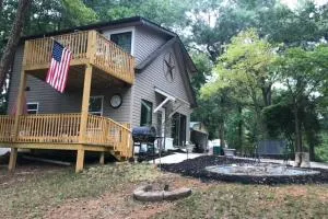 3-BDR Direct Waterfront Cottage - 贝尔蒙特