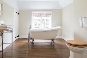 Oast Barn Cottage by Bloom Stays