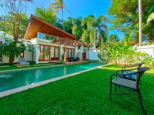 Pranaluxe 4 Bedroom Pool Villa C8 - Ban Tha Khoi