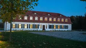 Gut Sarnow - Hotel und Restaurant - 绍尔夫海德