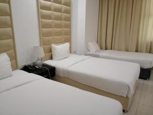 Parkside Plaza Muscat