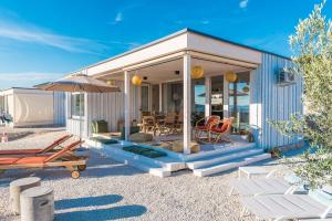 BUQEZ Eco Resort - direkt am Meer 