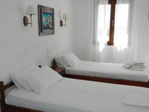 Studio (2 Adults)