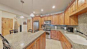 Cozy One Bedroom Condo with Loft!