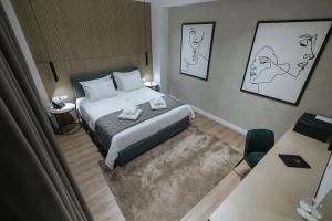 Large Double Room room in Park Plazza