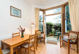 NEW Stylish 1 Bedroom Flat with Garden London