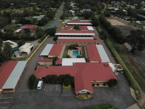 Emerald Explorers Inn