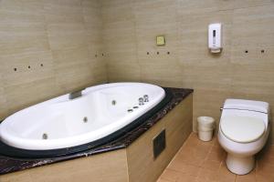 England Business Motel