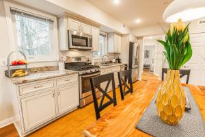 The Inn at Newton Highlands