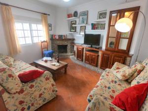 Baluarte Conil town house with roof terrace and sea view in Barrio de los Pescadores