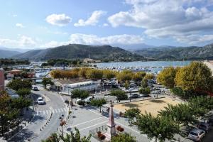 Appartements T3 Plein centre de St Florent : photos des chambres