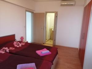 Miranis Houses