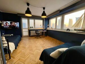 Super Apartament BLUE Ścisłe Centrum Dwie Linie Metra Netflix WiFi 300 Mbs Panorama Miasta