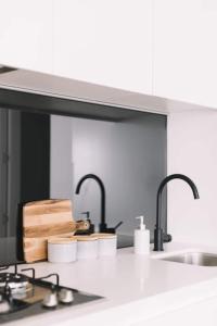 2BR Prime Location! Near QV Market & in Free Tram Zone