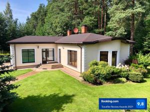 Guests house with amazing pool and sauna