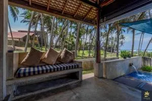 Rakuen Beach Villa - Ratgama Hegoda